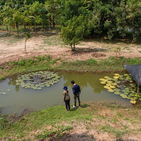 บ้านห้วยลูกนกฟาร์มสเตย์ Banhuailuknok Farmstay Ratchaburi Exterior photo